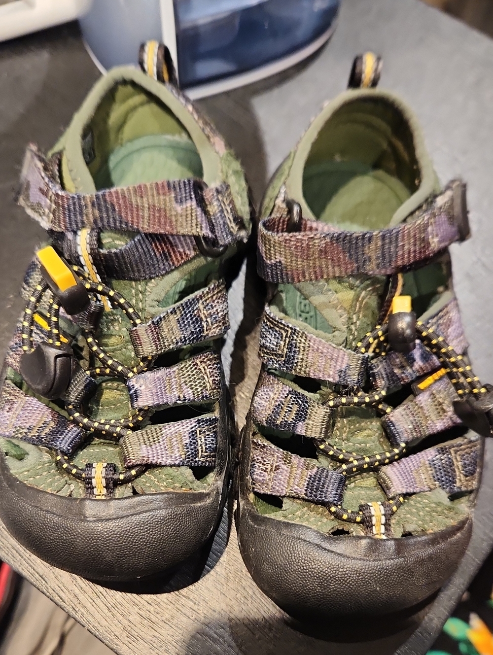 Kids Keen Green Multi-Colored Outdoor Sandals Sz 9